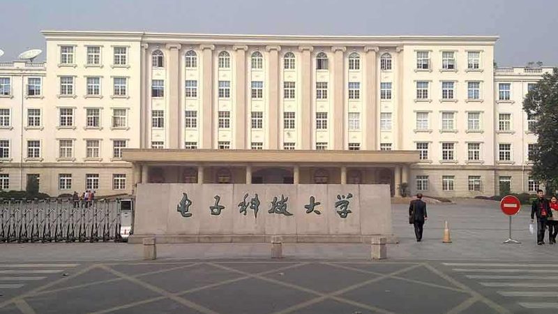 整流二极管与肖特基二极管：揭秘两者间的差异与应用